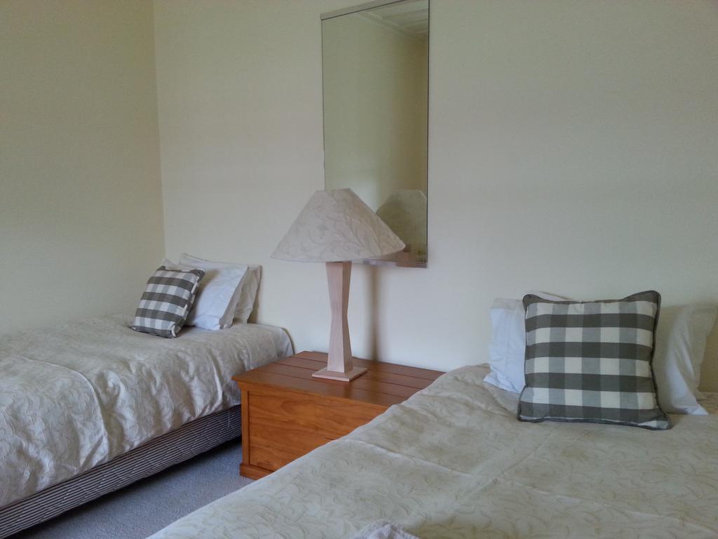 The Vicarage Martinborough Βίλα Δωμάτιο φωτογραφία