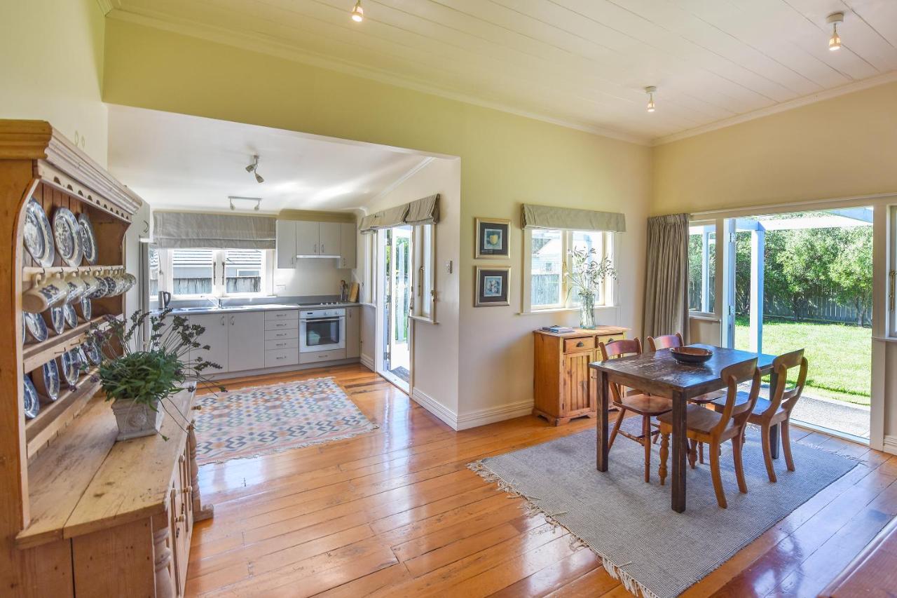 The Vicarage Martinborough Βίλα Εξωτερικό φωτογραφία