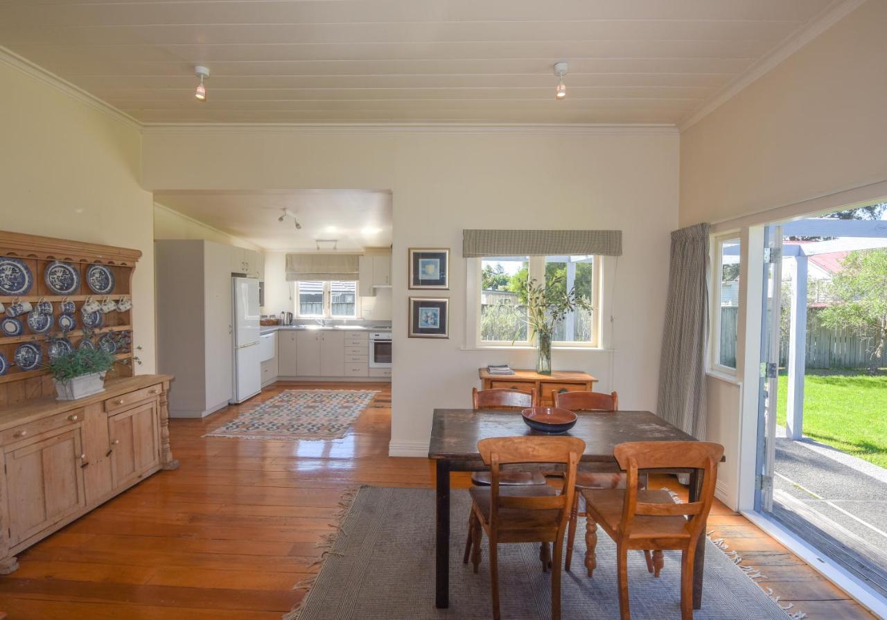 The Vicarage Martinborough Βίλα Εξωτερικό φωτογραφία